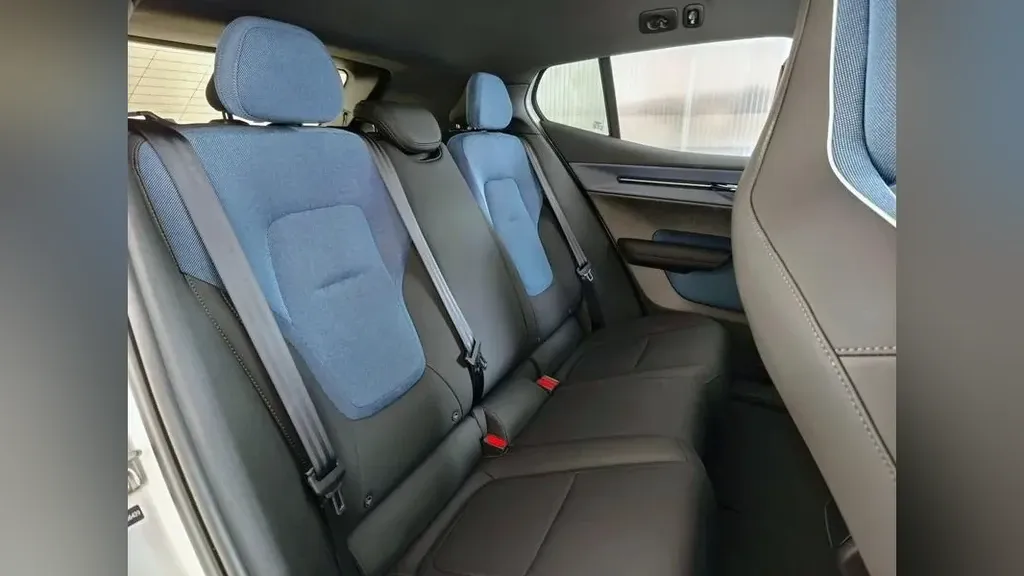 Volvo EX30 - Imagem 16