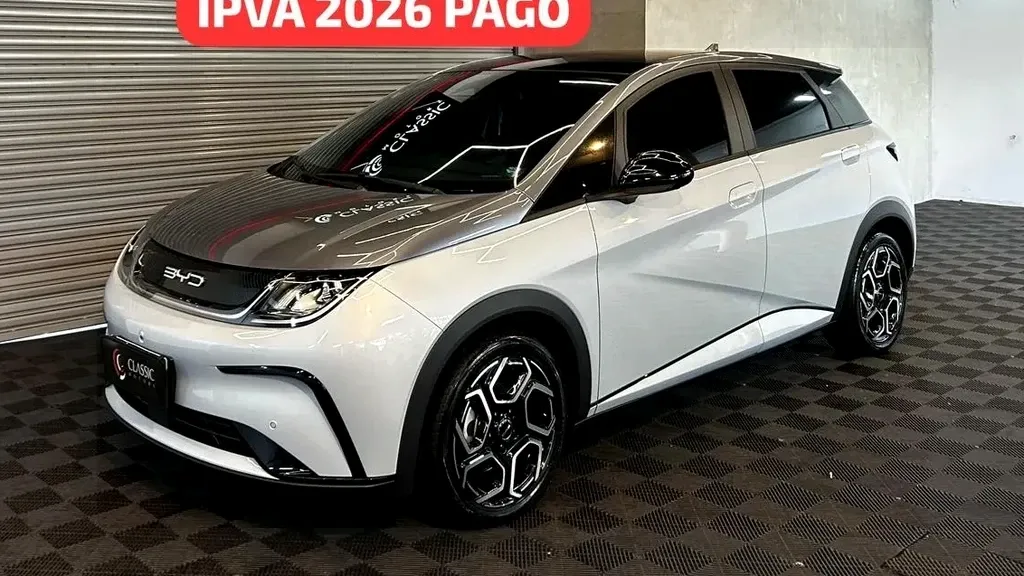 Foto de um byd dolphin plus