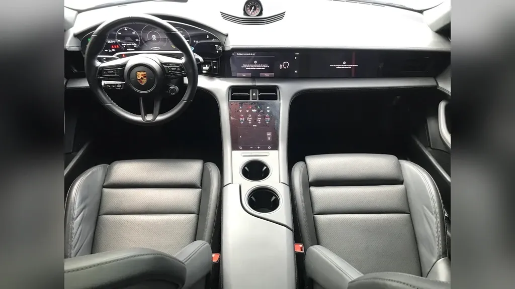 Porsche Taycan - Imagem 10