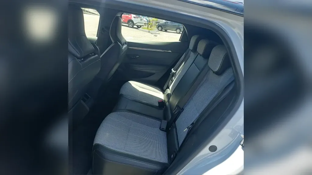 Renault Megane E-tech Electric - Imagem 12