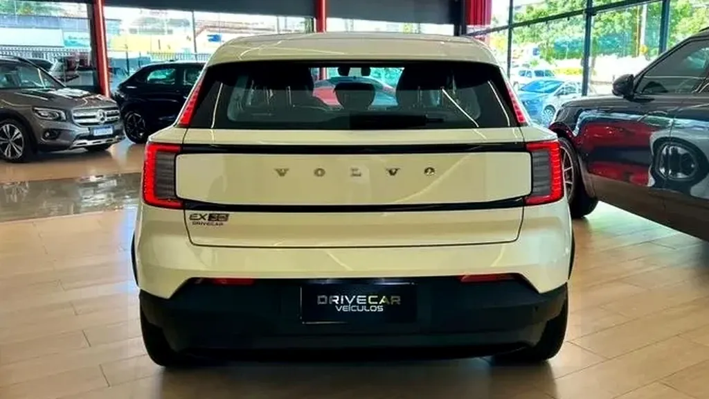 Volvo EX30 - Imagem 2