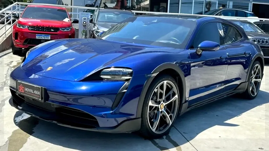 Foto de um porsche taycan