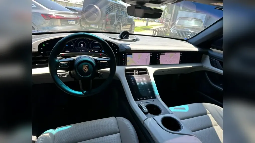 Porsche Taycan - Imagem 11