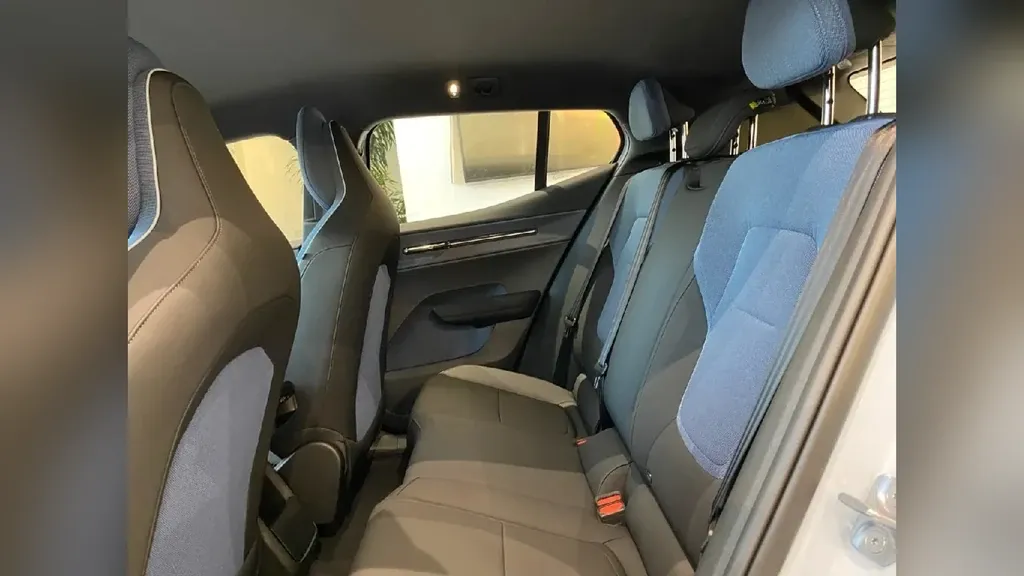 Volvo EX30 - Imagem 12