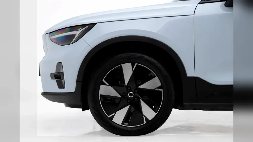 Volvo XC40 Recharge - Imagem 6