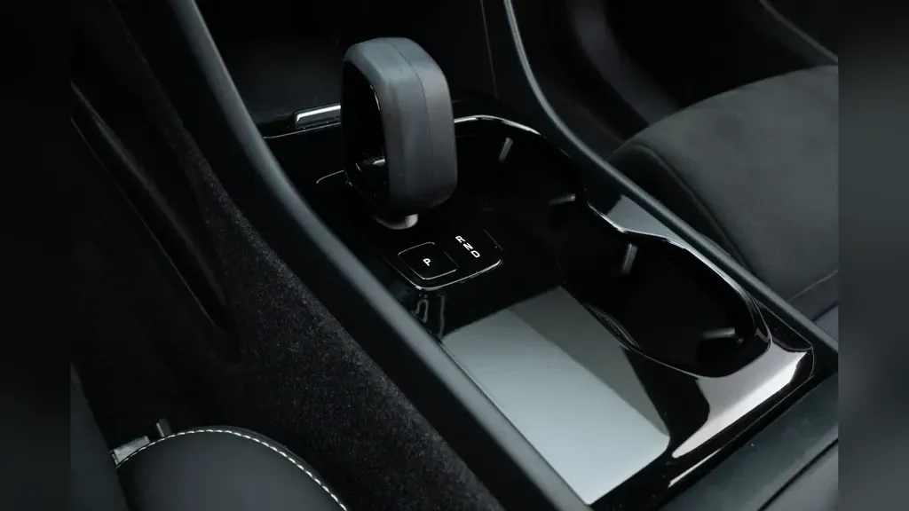 Volvo XC40 Recharge - Imagem 14