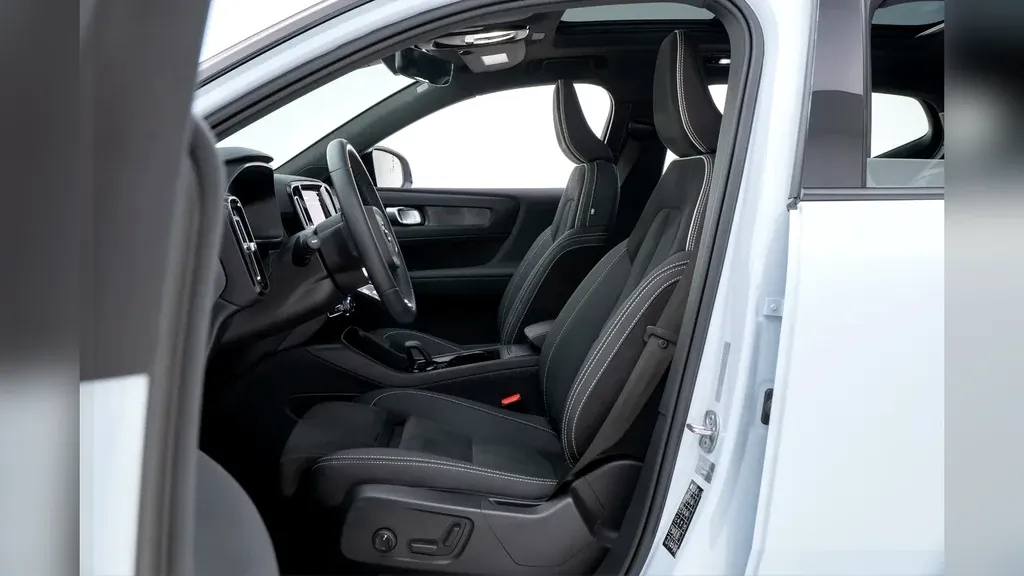 Volvo XC40 Recharge - Imagem 15