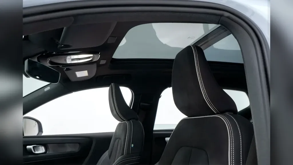 Volvo XC40 Recharge - Imagem 16