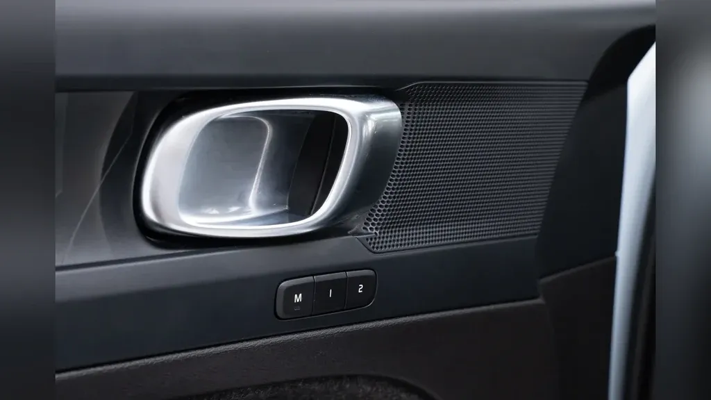 Volvo XC40 Recharge - Imagem 19