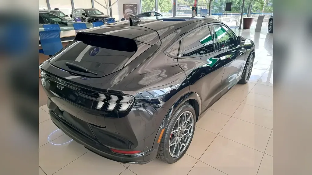 Ford Mustang Mach-e - Imagem 3