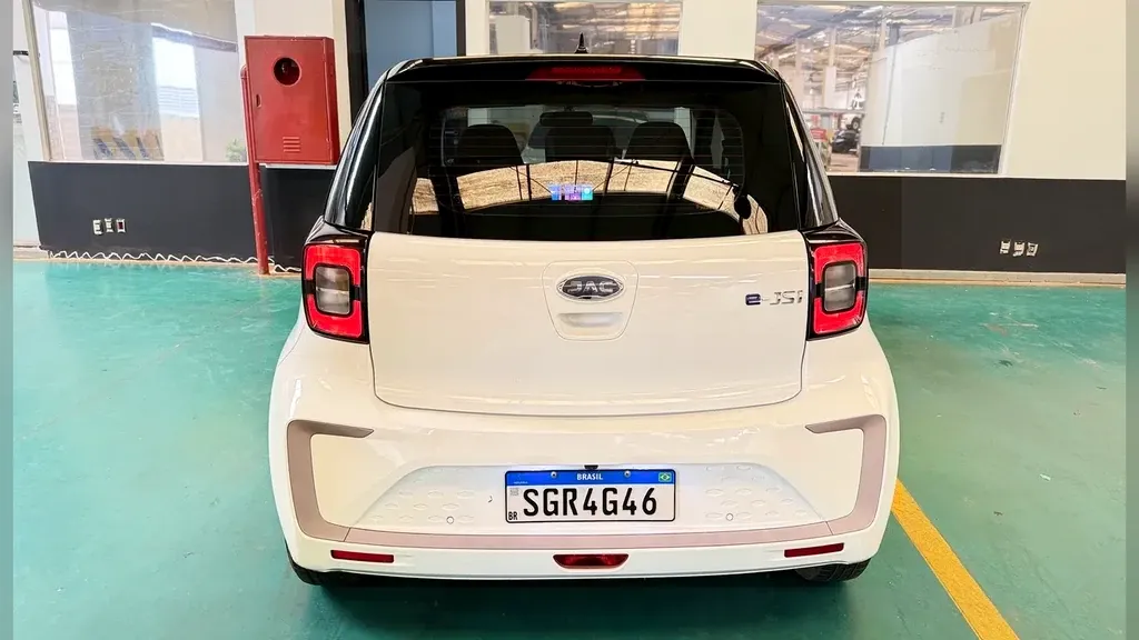 JAC E-JS1 - Imagem 4