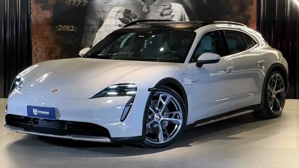 Foto de um porsche taycan