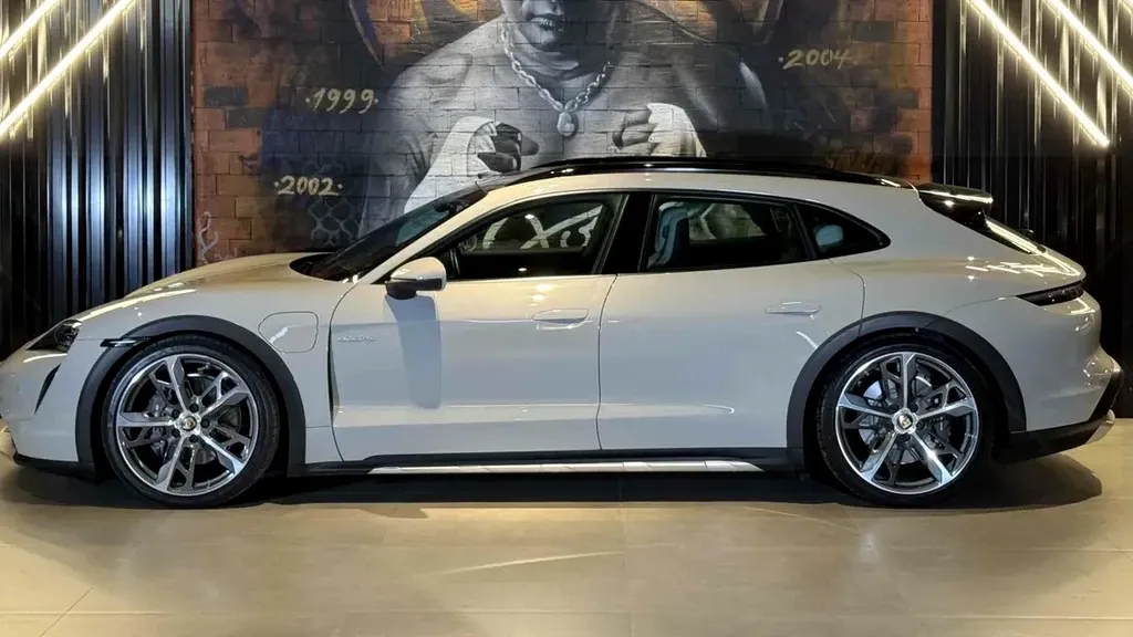 Porsche Taycan - Imagem 8