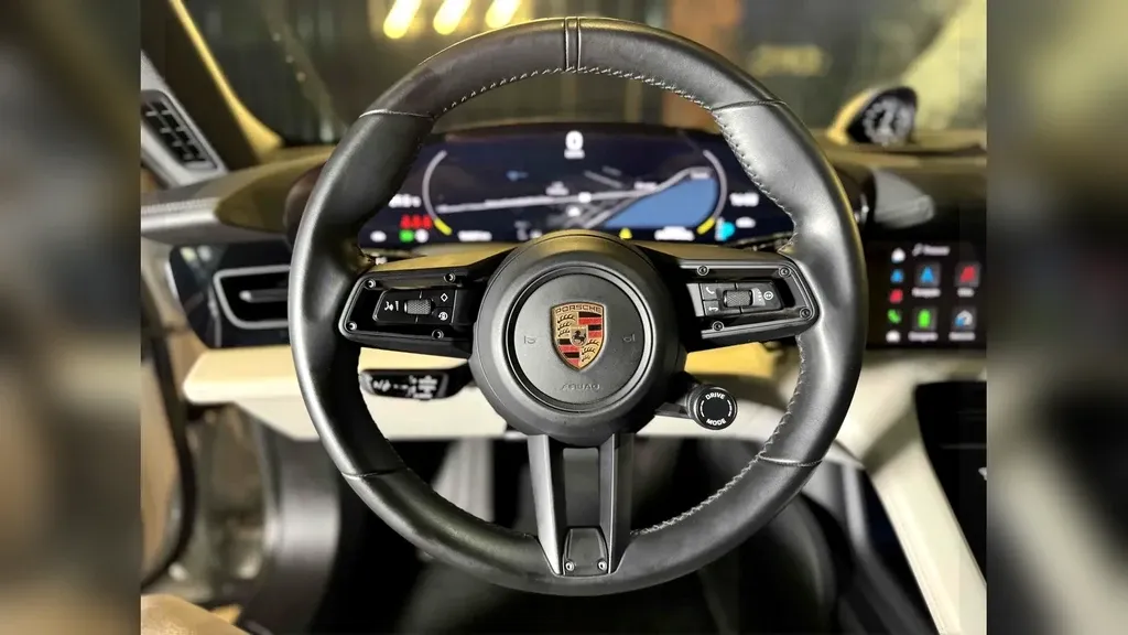 Porsche Taycan - Imagem 10
