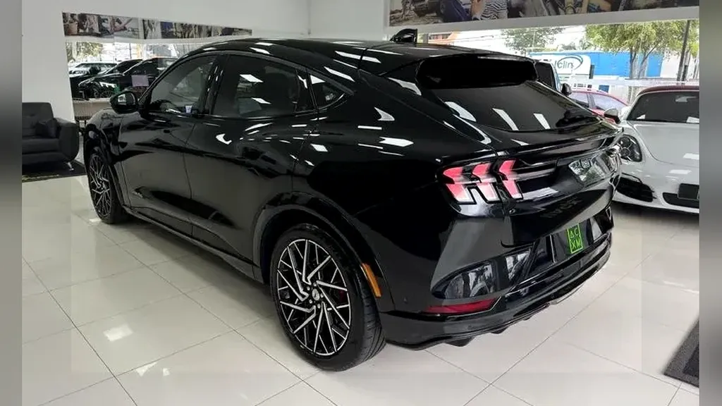 Ford Mustang Mach-e - Imagem 2