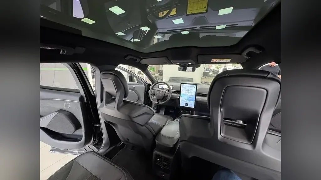 Ford Mustang Mach-e - Imagem 14