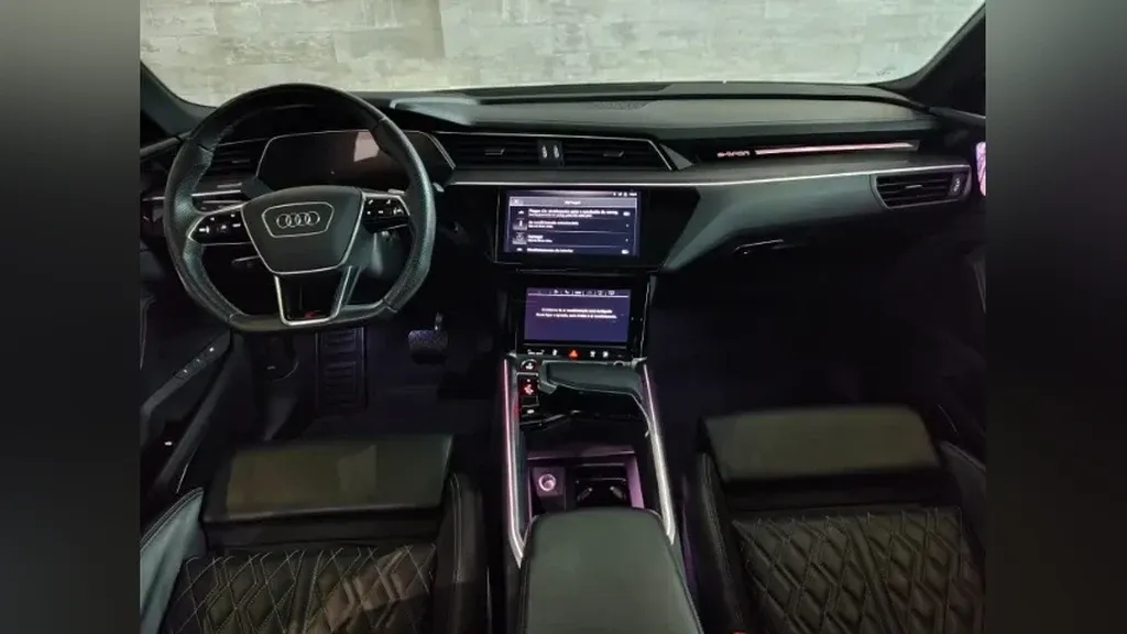 Audi E-tron S Sportback - Imagem 10