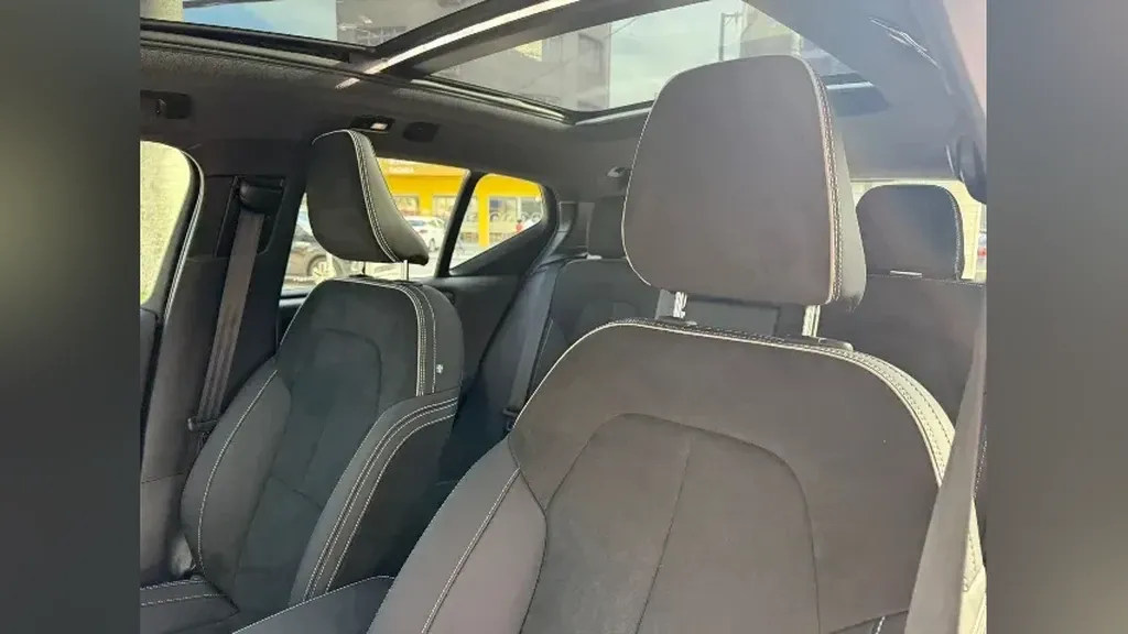 Volvo XC40 Recharge - Imagem 12