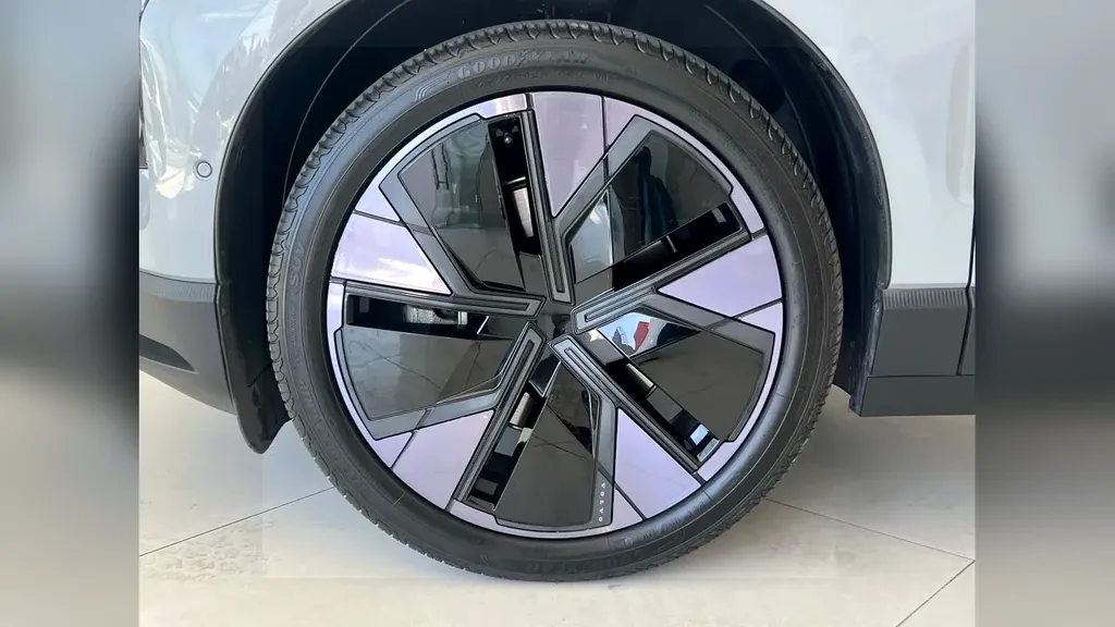 Volvo EX30 - Imagem 16