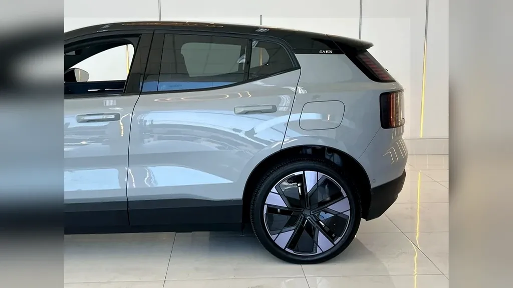 Volvo EX30 - Imagem 18