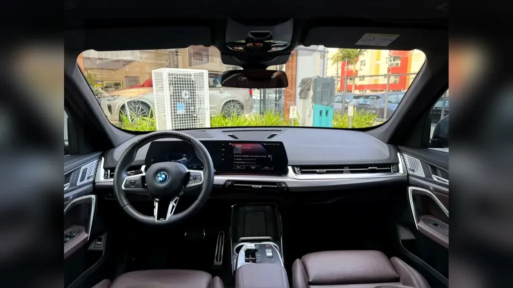 BMW IX1 - Imagem 9