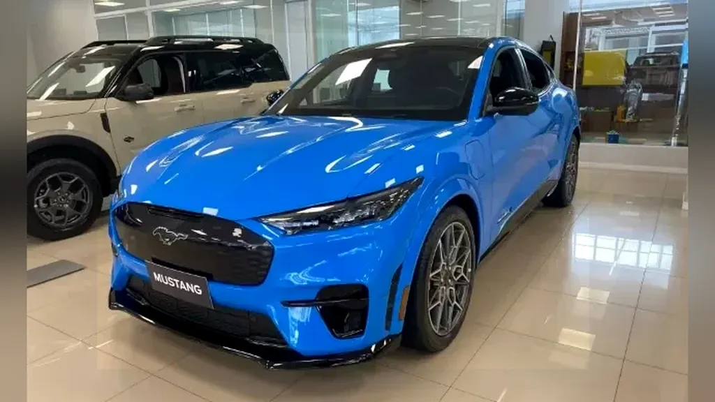 Foto de um ford mustang mach-e