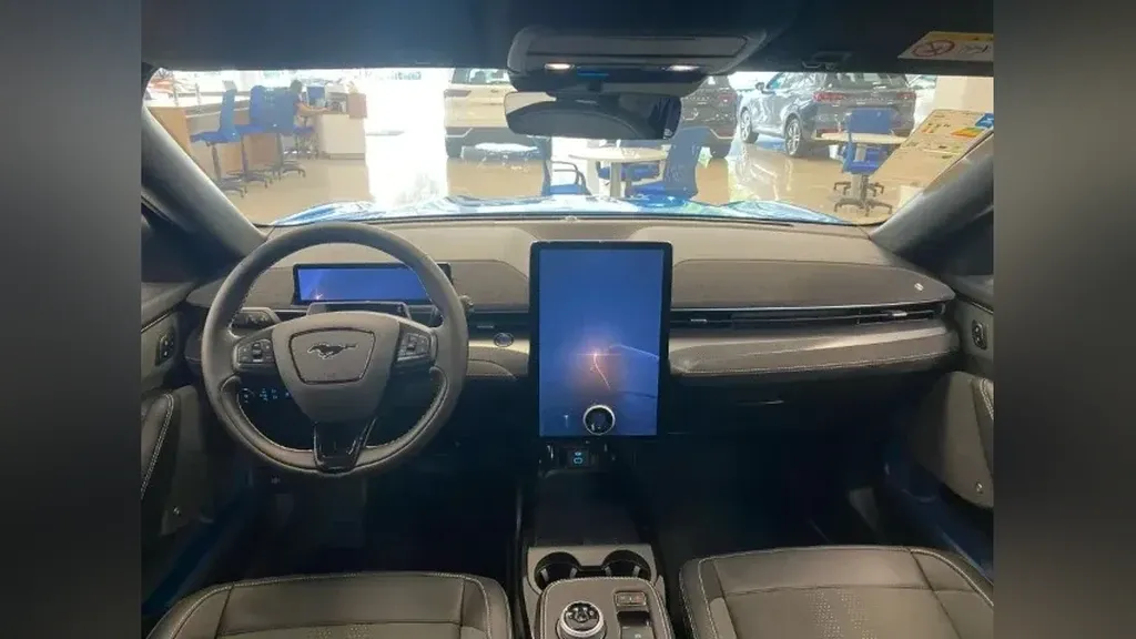 Ford Mustang Mach-e - Imagem 8