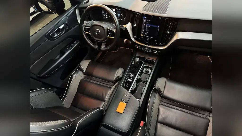 Volvo Xc60 Recharge Plug-in Hybrid - Imagem 13