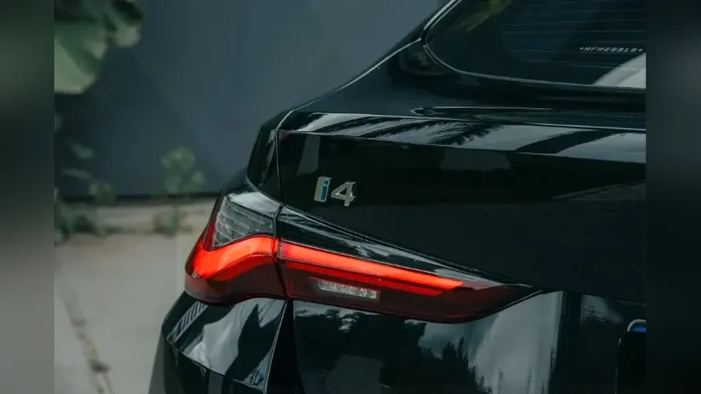 BMW I4 Edrive35 - Imagem 14