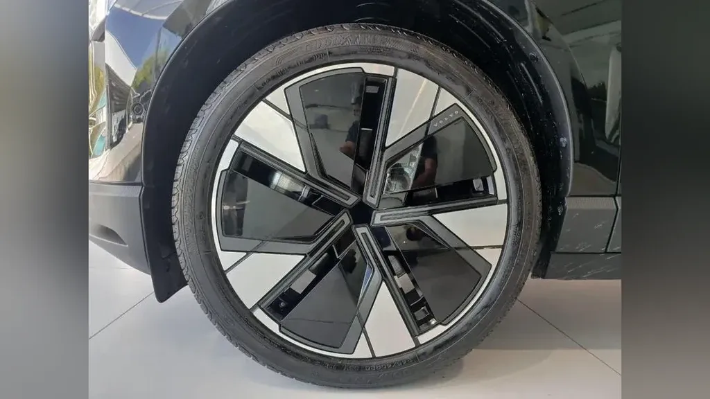 Volvo EX30 - Imagem 5