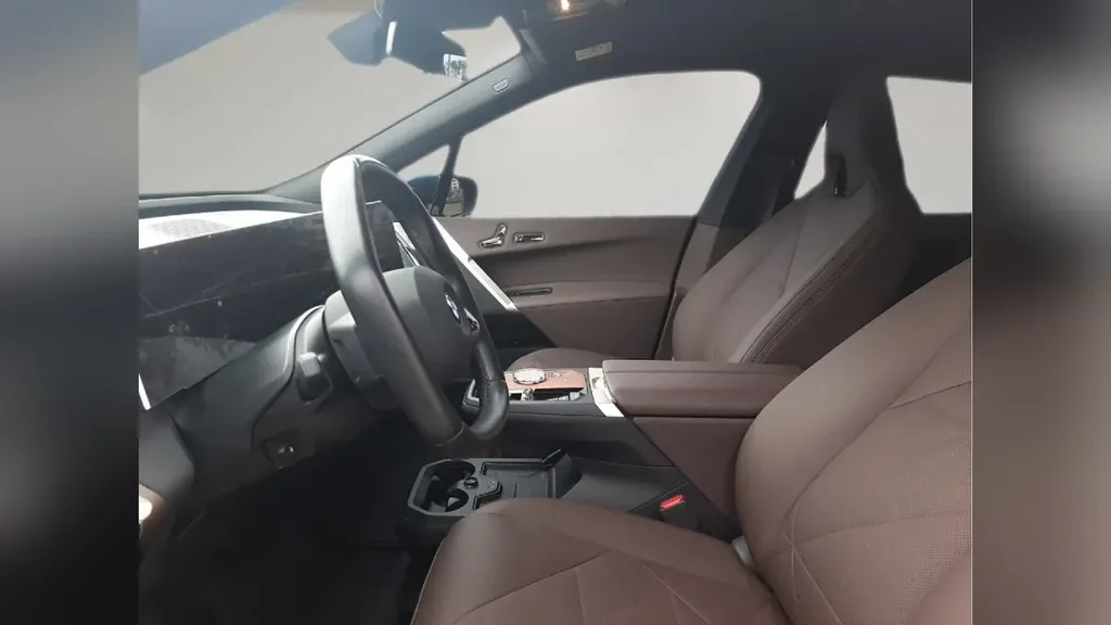 BMW Ix - Imagem 8