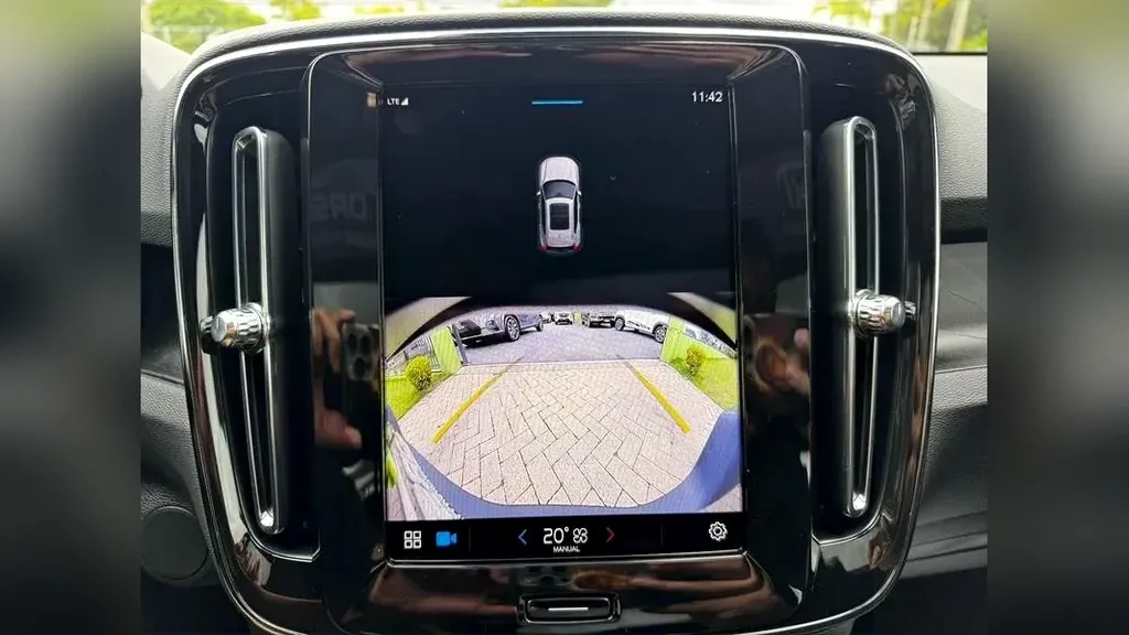 Volvo XC40 Recharge - Imagem 10