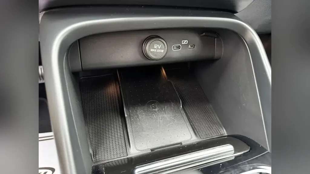 Volvo XC40 Recharge - Imagem 12