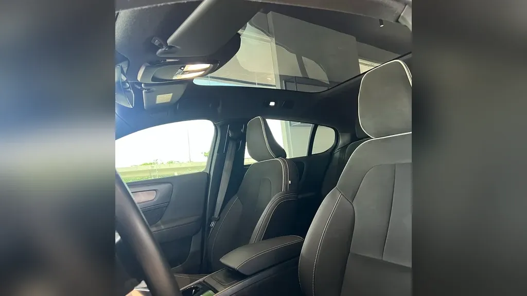 Volvo C40 Recharge - Imagem 9