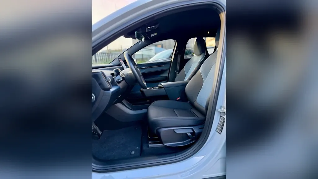 Volvo EX30 - Imagem 5