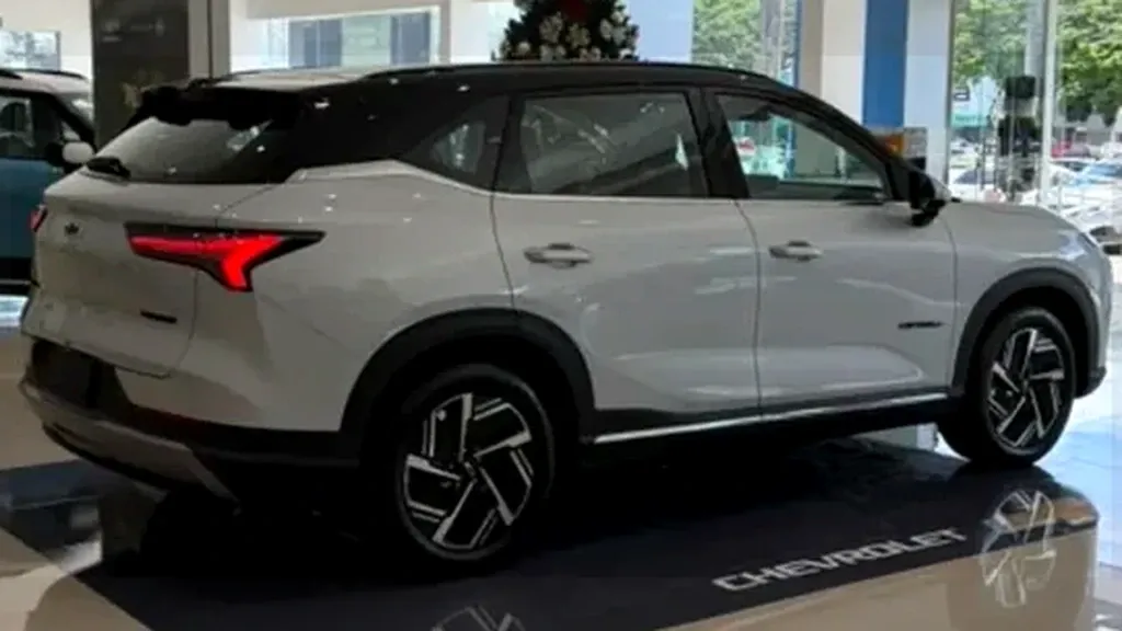 Chevrolet Captiva EV - Imagem 18