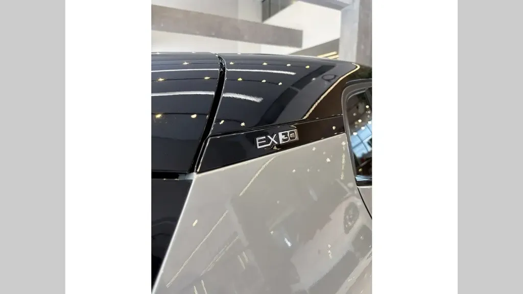Volvo EX30 - Imagem 13