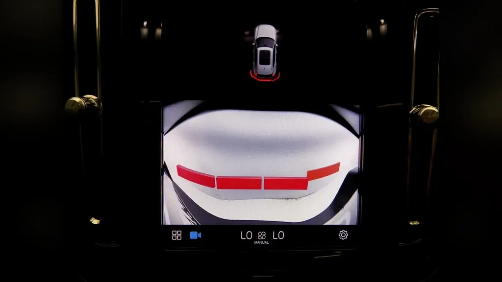 Volvo XC40 Recharge - Imagem 8