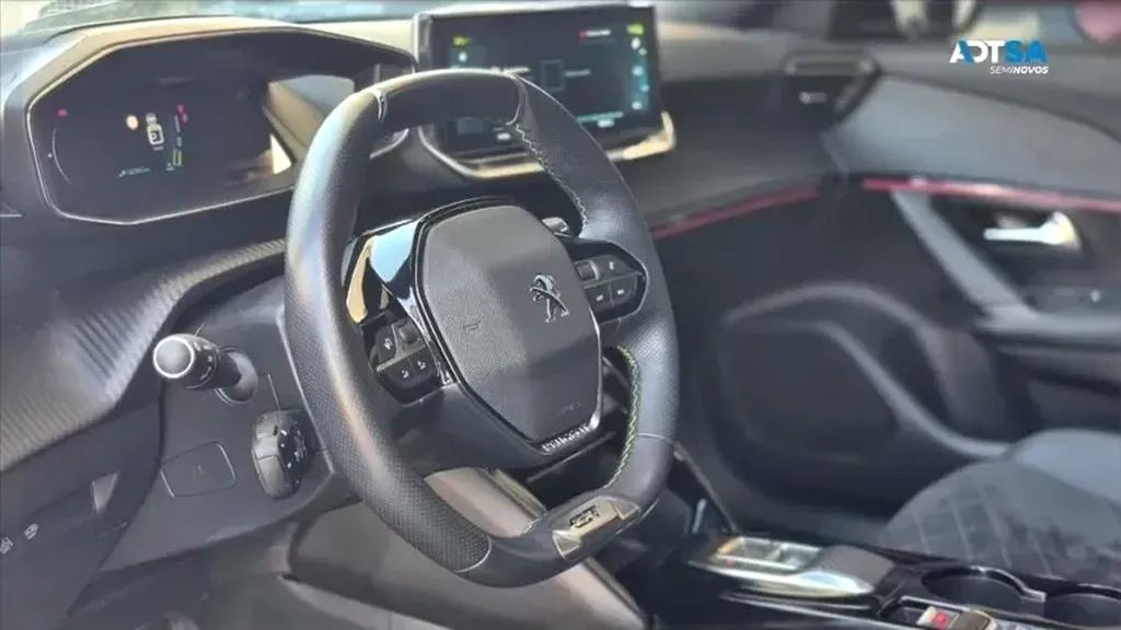 Peugeot E-2008 - Imagem 15