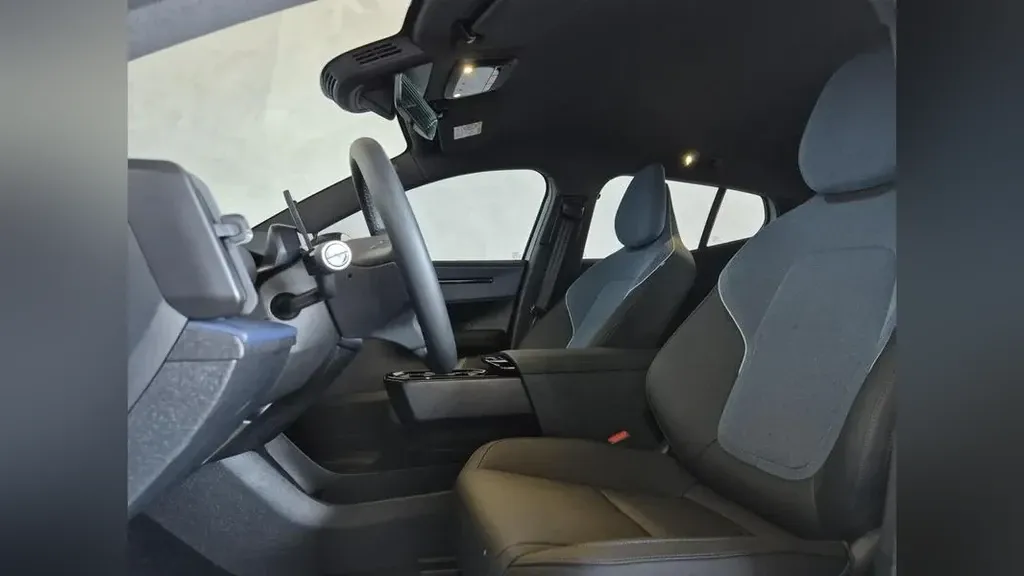 Volvo EX30 - Imagem 11