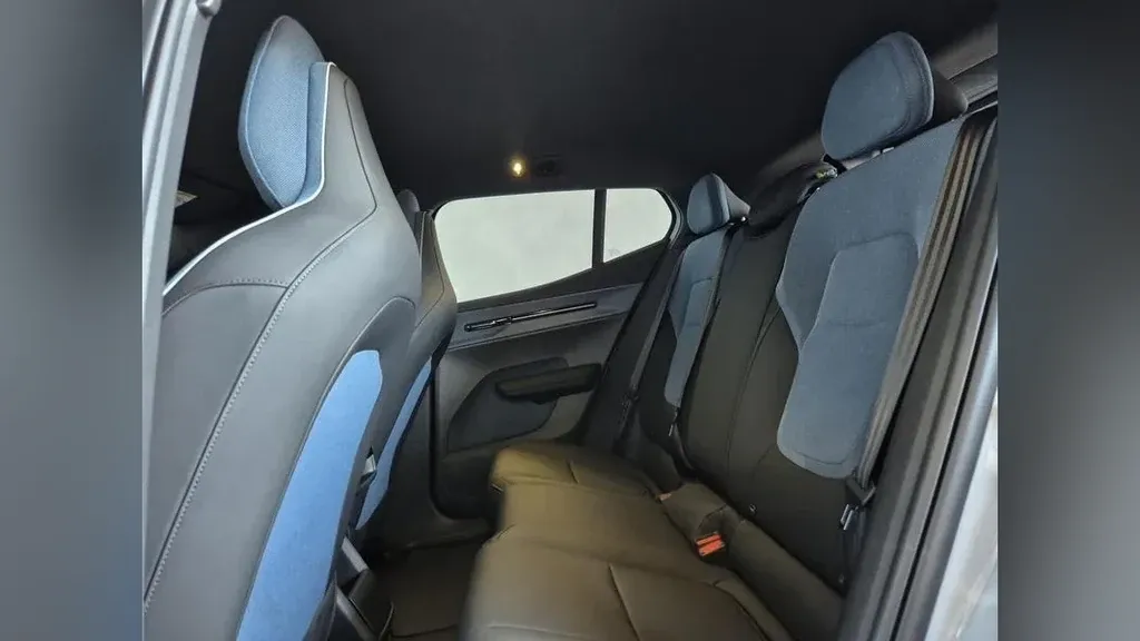 Volvo EX30 - Imagem 12