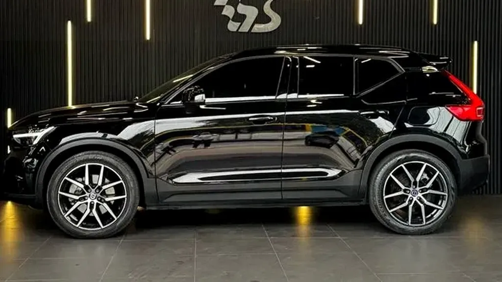 Volvo XC40 Recharge - Imagem 6