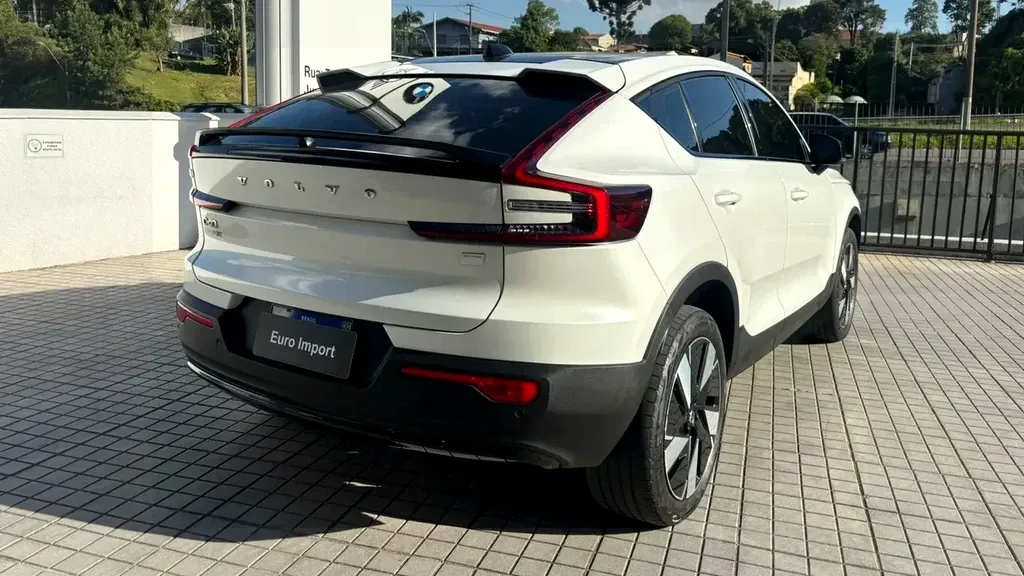 Volvo C40 Recharge - Imagem 18