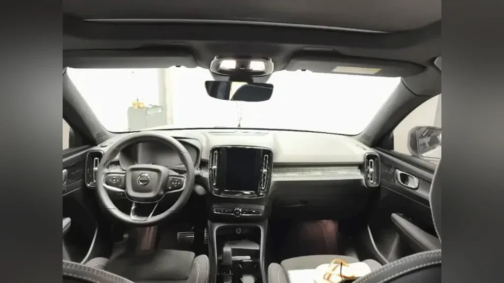 Volvo XC40 Recharge - Imagem 3