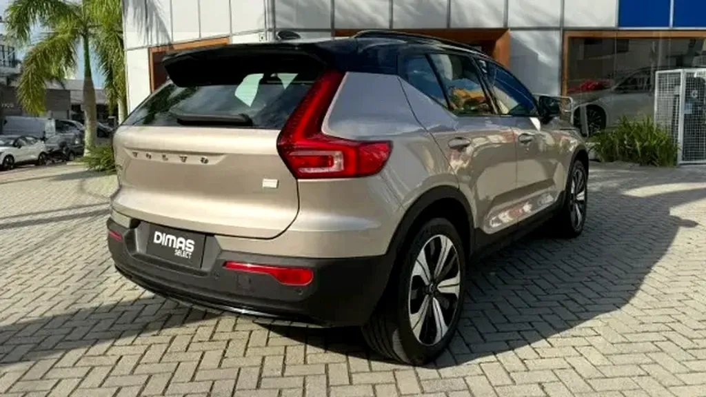 Volvo XC40 Recharge - Imagem 4