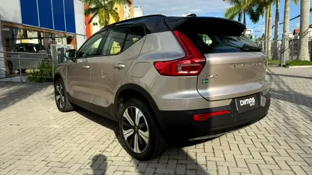 Volvo XC40 Recharge - Imagem 6