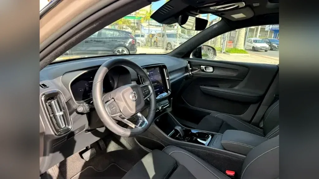 Volvo XC40 Recharge - Imagem 7