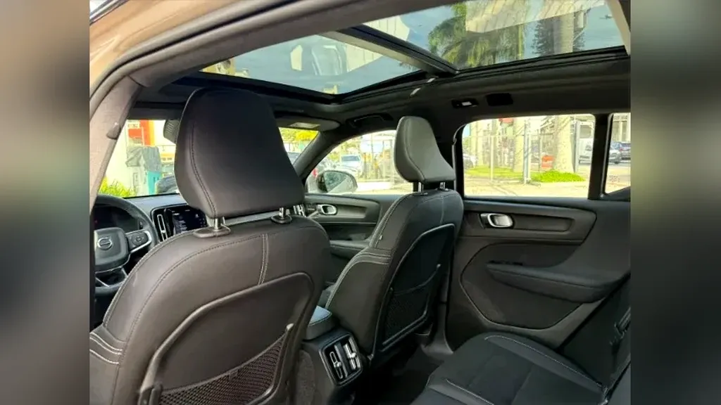 Volvo XC40 Recharge - Imagem 12