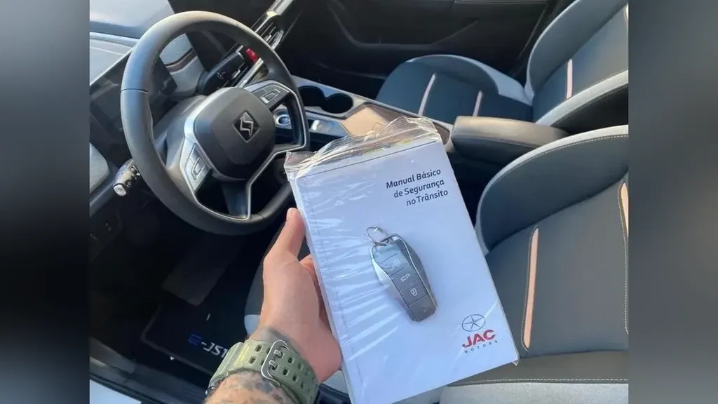 JAC E-JS1 - Imagem 8