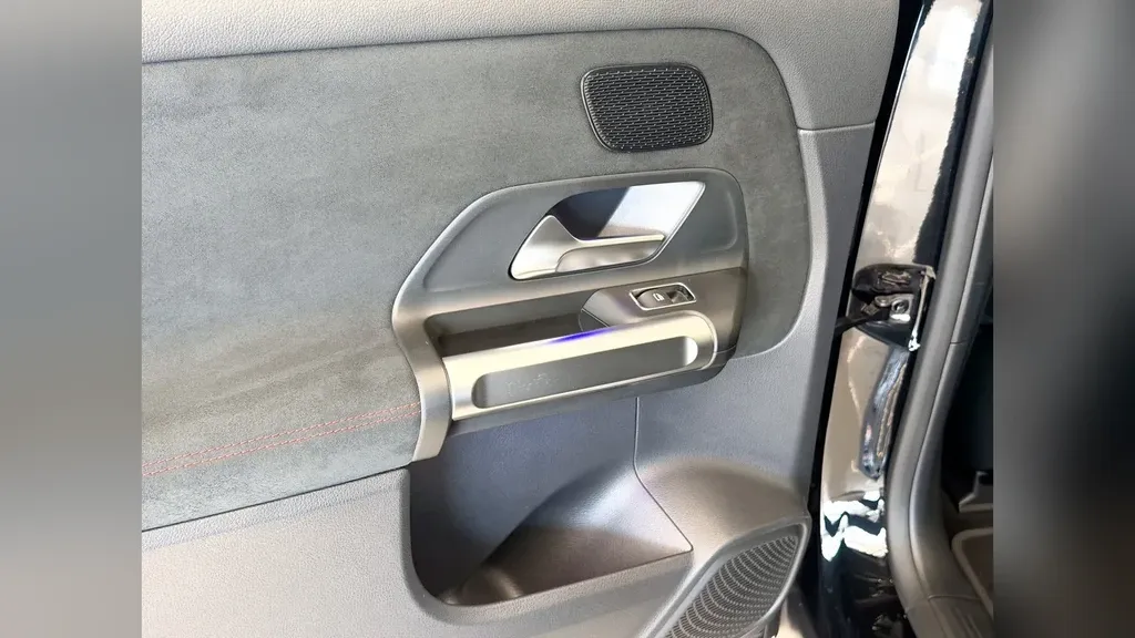 Mercedes Eqb 250 - Imagem 14